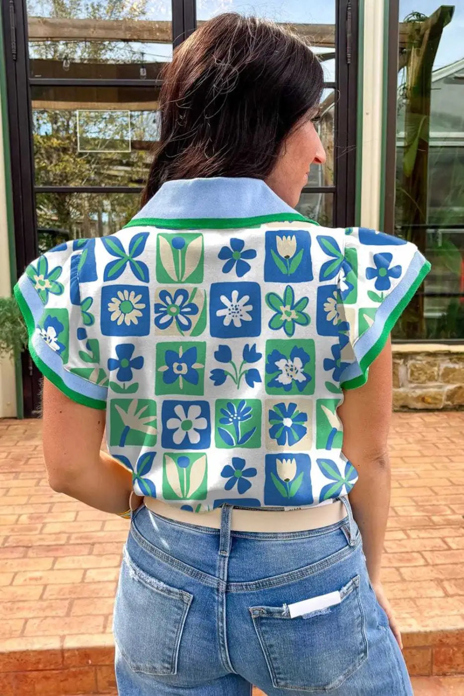 Green Floral Geometric Flutter Blouse with Collar & Contrast Trim