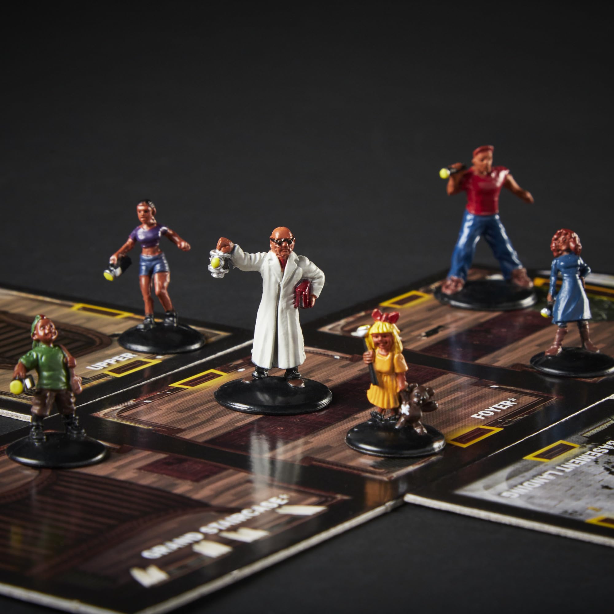 Hasbro Gaming Avalon Hill Betrayal at House on the Hill Second Edition — Cooperative Board Game for 3-6 Players (Ages 12+)