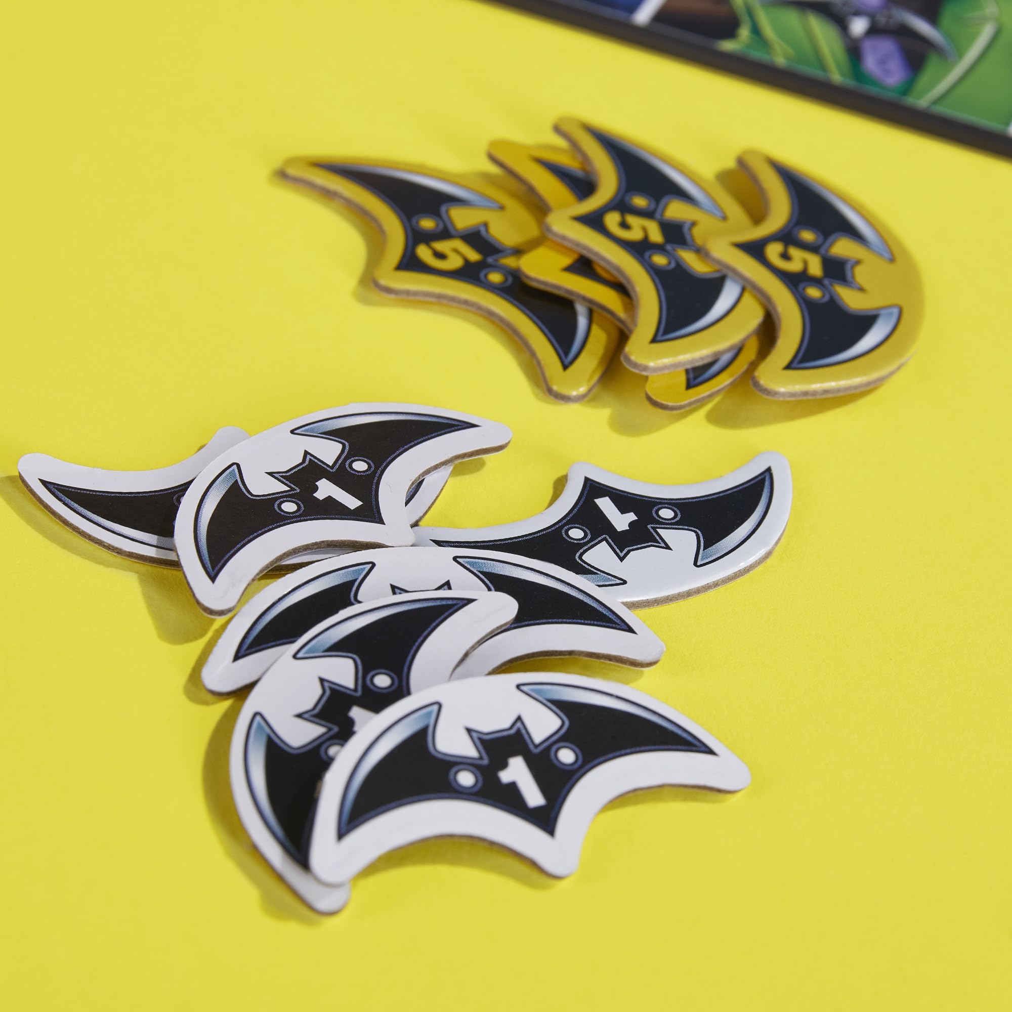 Hasbro Monopoly Batman Edition Board Game – Gotham City Strategy for 2–4 Players (Ages 8+)