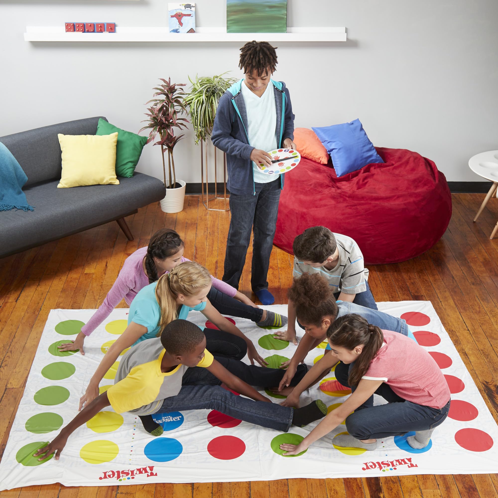 Hasbro Gaming Twister Ultimate: Bigger Mat, More Colored Spots | Family Party Game 6+ | Alexa Compatible (Amazon Exclusive)