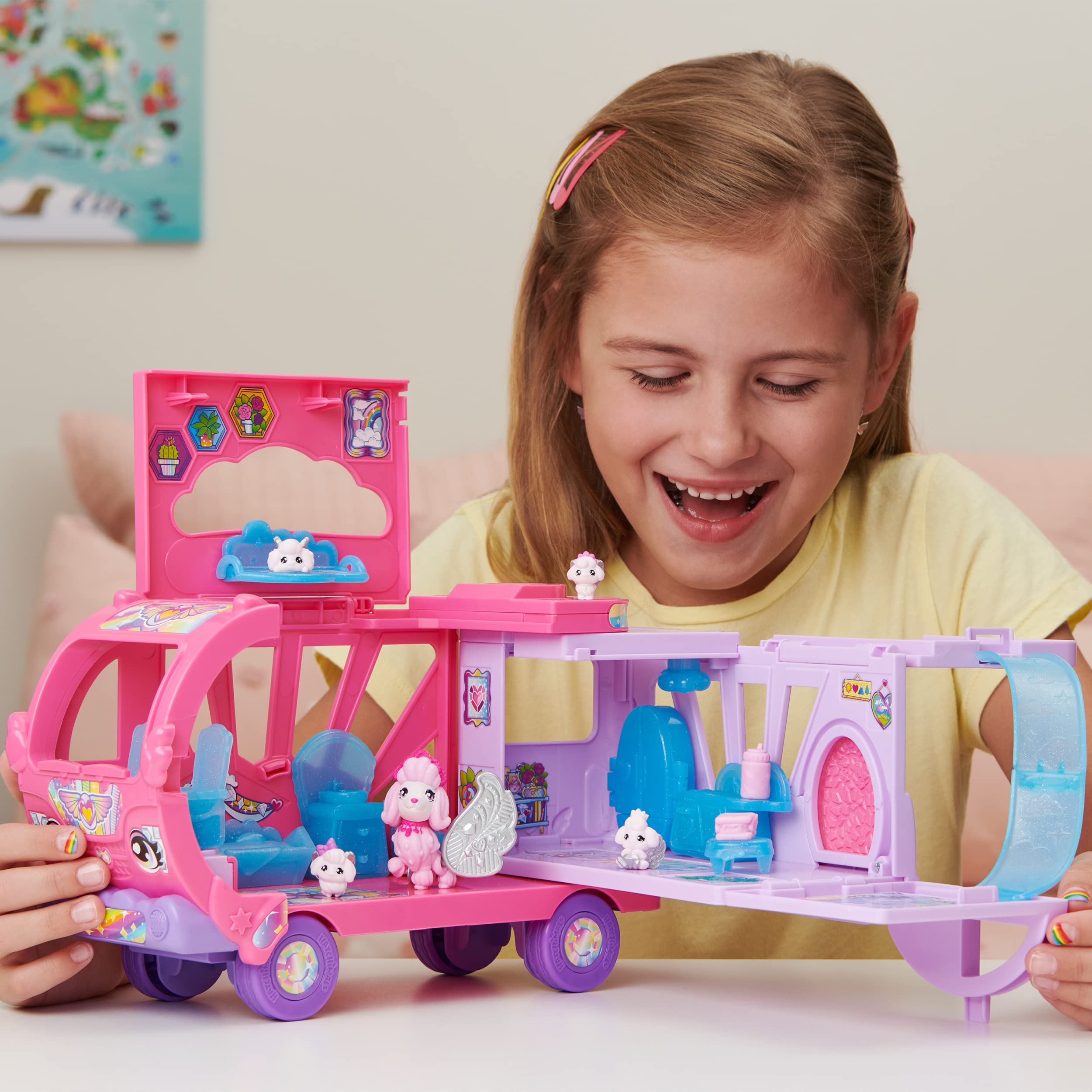 Hatchimals Rainbow-Cation Camper | 6 Exclusive Characters & 10 Accessories
