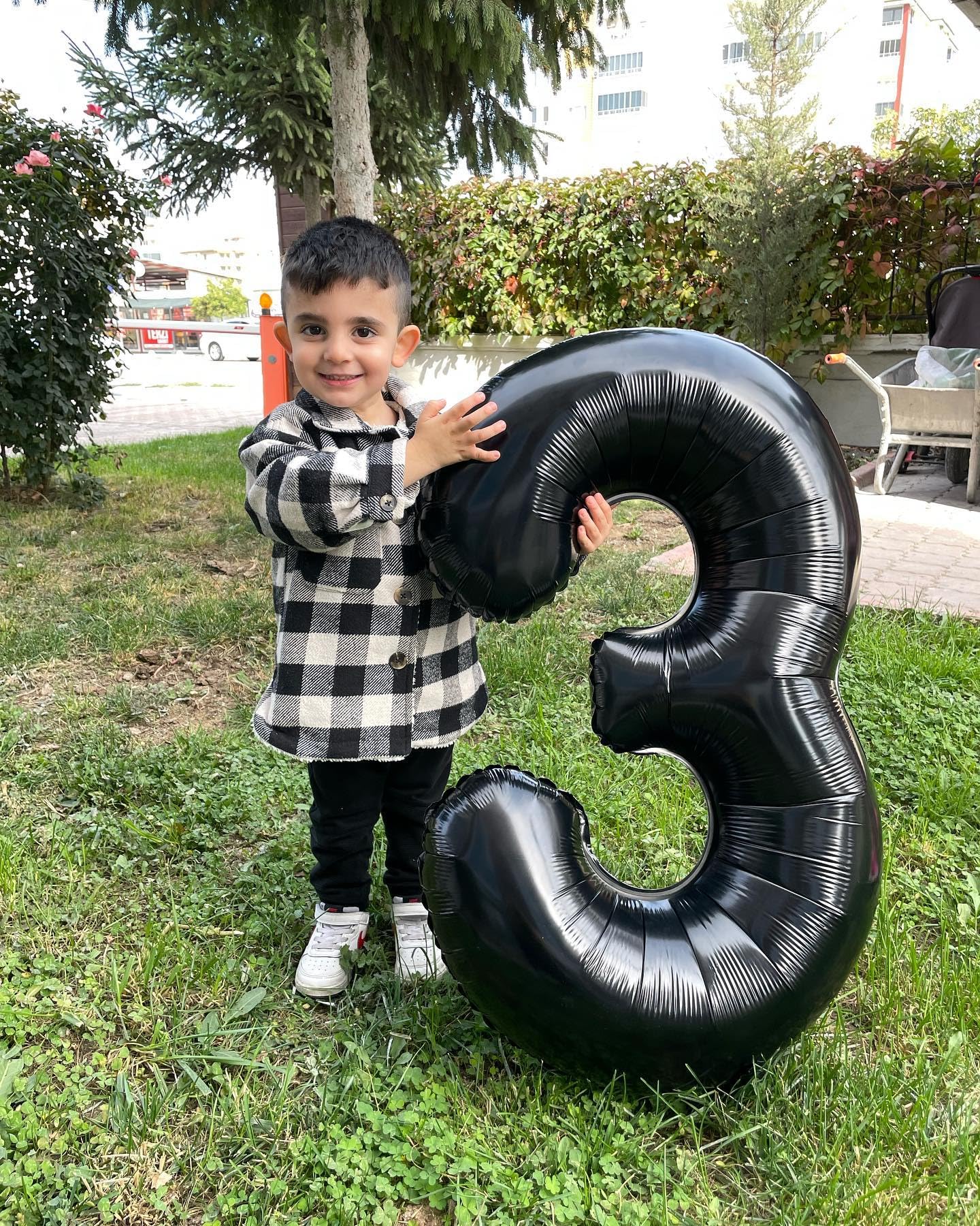 IWERP 40-Inch Black 12 Balloon – 12th / 21st Birthday Number Balloons for Parties