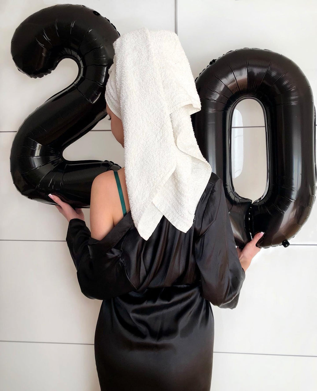 IWERP Black 20th Birthday Balloons – 40-Inch Number 20 Decor for Men & Women