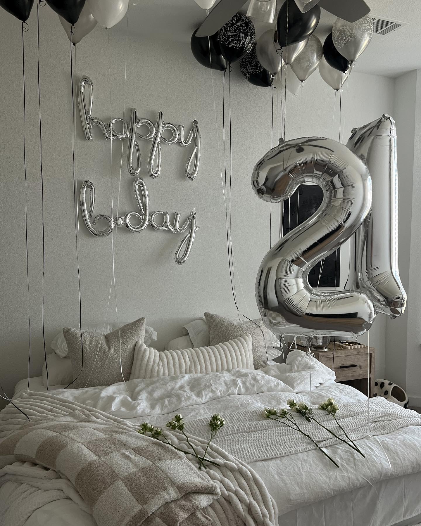 IWERP 50 Balloon Number – 40-Inch Silver 50th Birthday Balloons