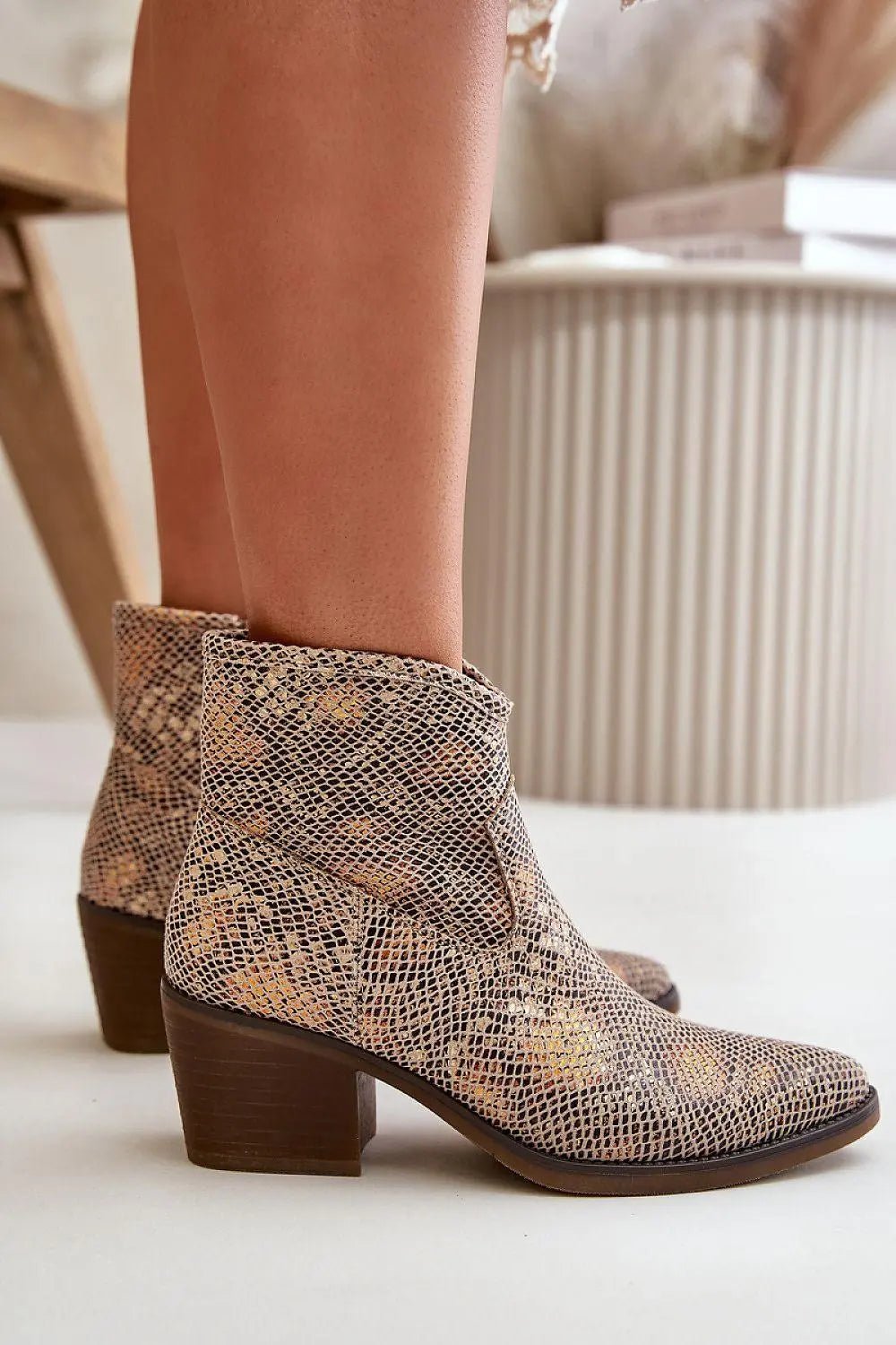 Jezzi Cowboy boots that stands out with high quality craftsmanship