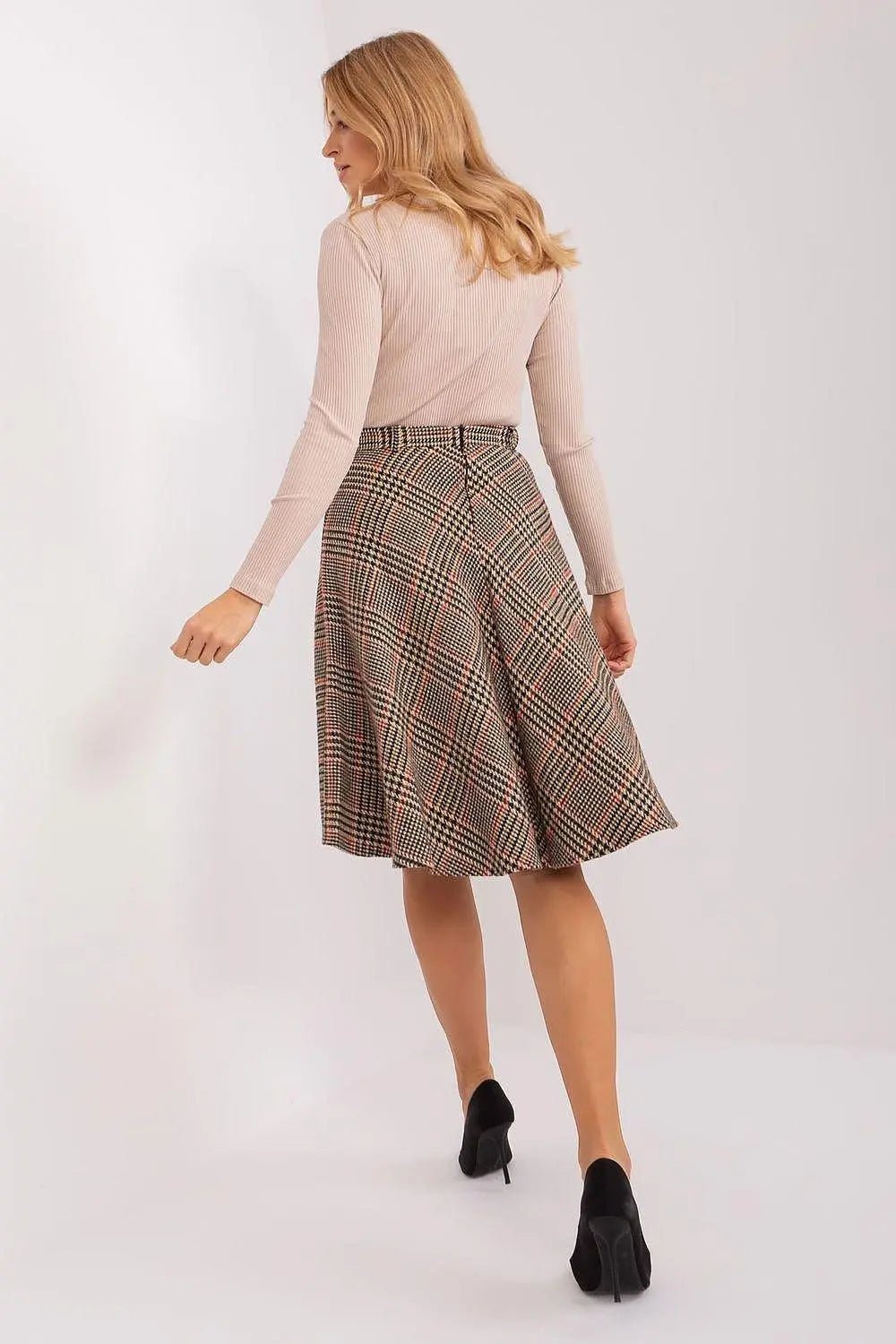 Lakerta elegant knit skirt
