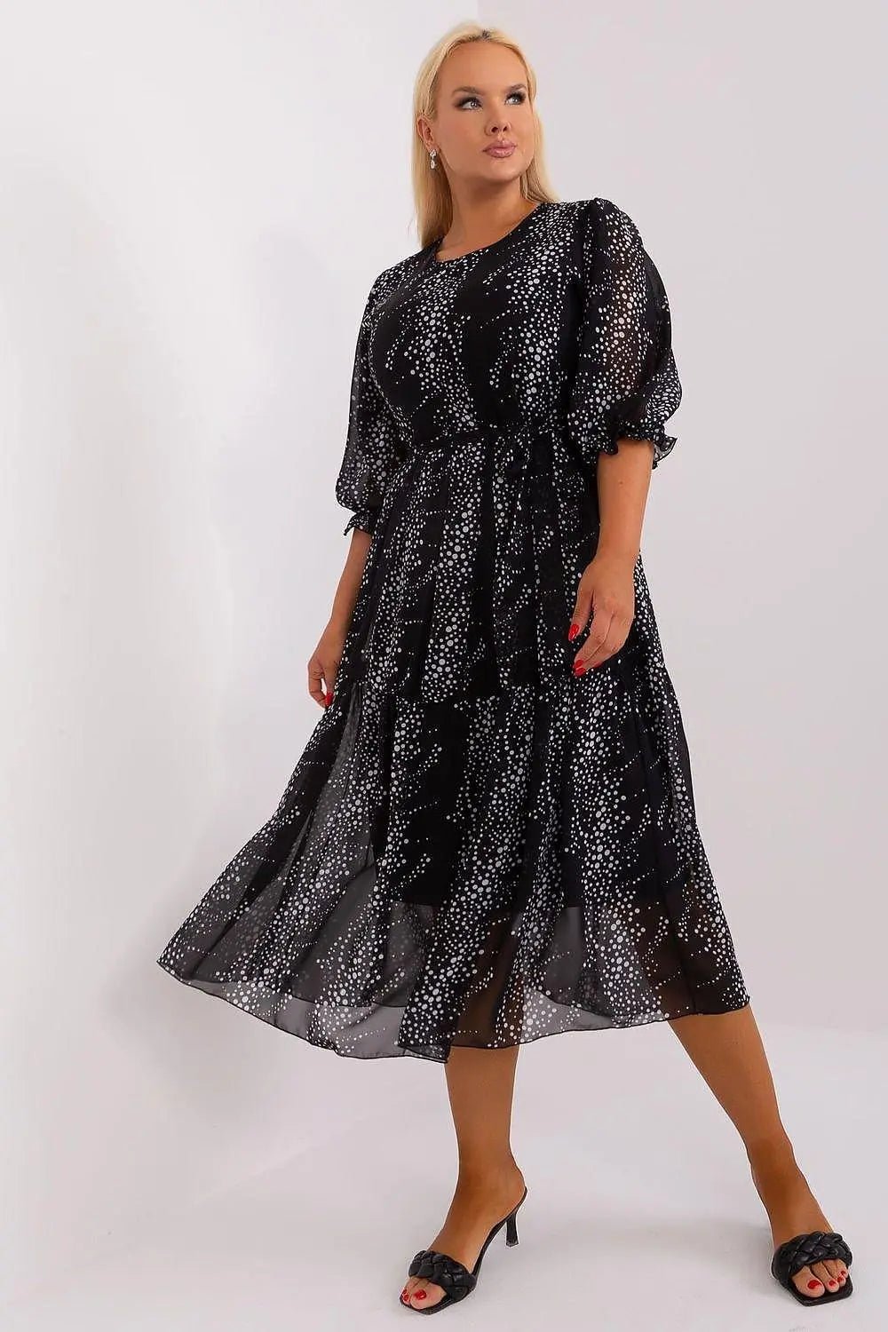 Lakerta round neckline plus size dress