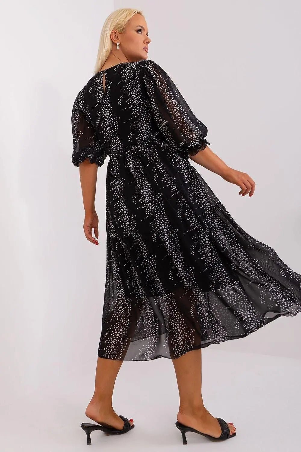 Lakerta round neckline plus size dress