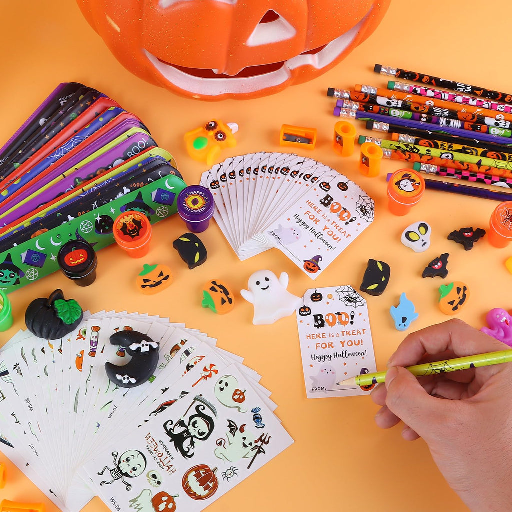 LiYiQ 24Pack Halloween Party Favors – Giant Lollipops & Classroom Gifts