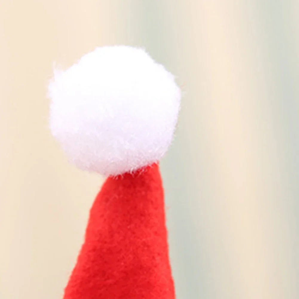 Mini Christmas Hat Cutlery Holders – Festive Tableware Bags for Holiday Dining & Decoration