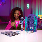 Monster High Skulltimate Secrets Garden Mysteries: Twyla with Reveal Closet & 19+ Tea Party Surprises