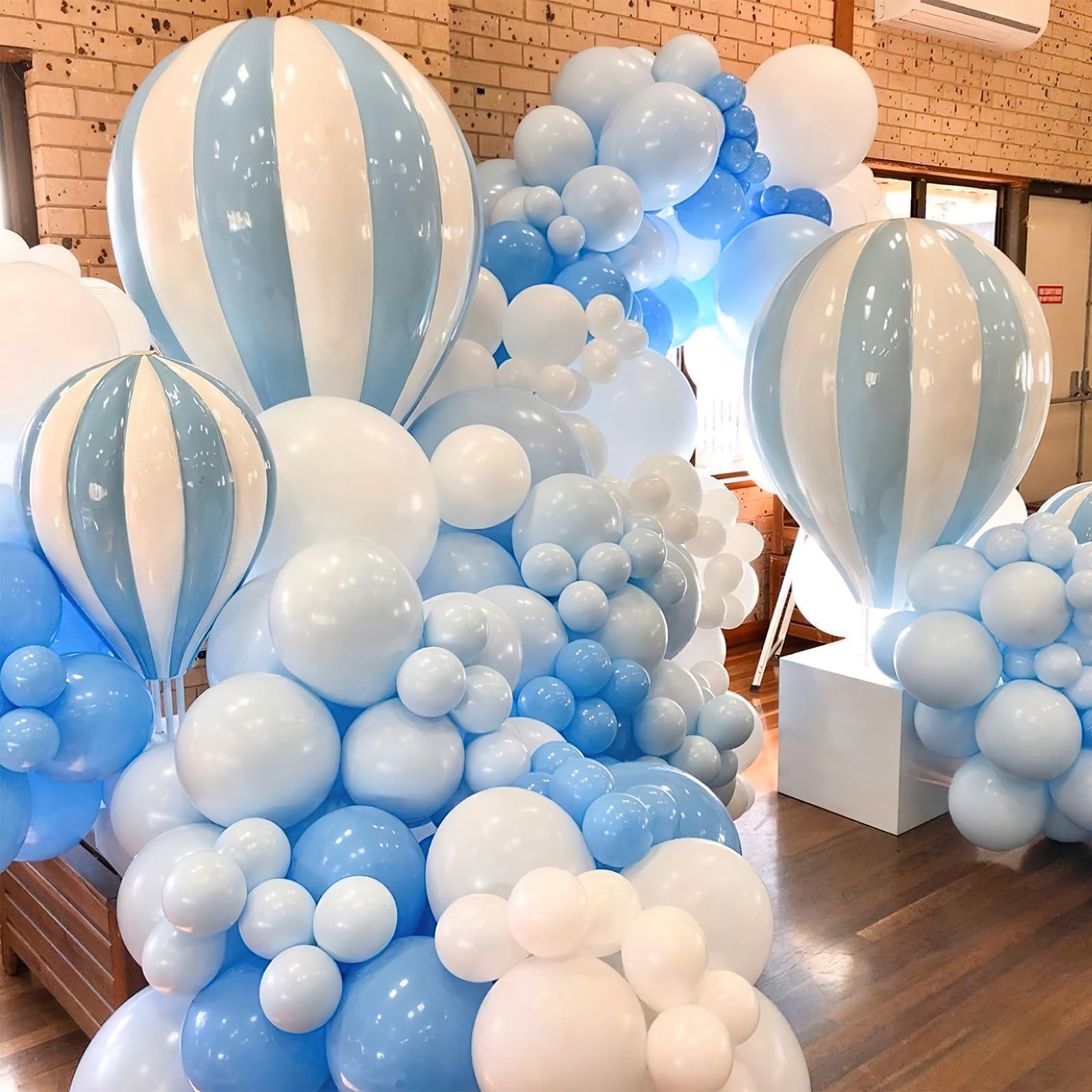 PartyWoo Light Blue Balloons 120pcs — 18in, 12in, 10in, 5in Arch Kit & Garland for Birthday, Baby Shower, Graduation