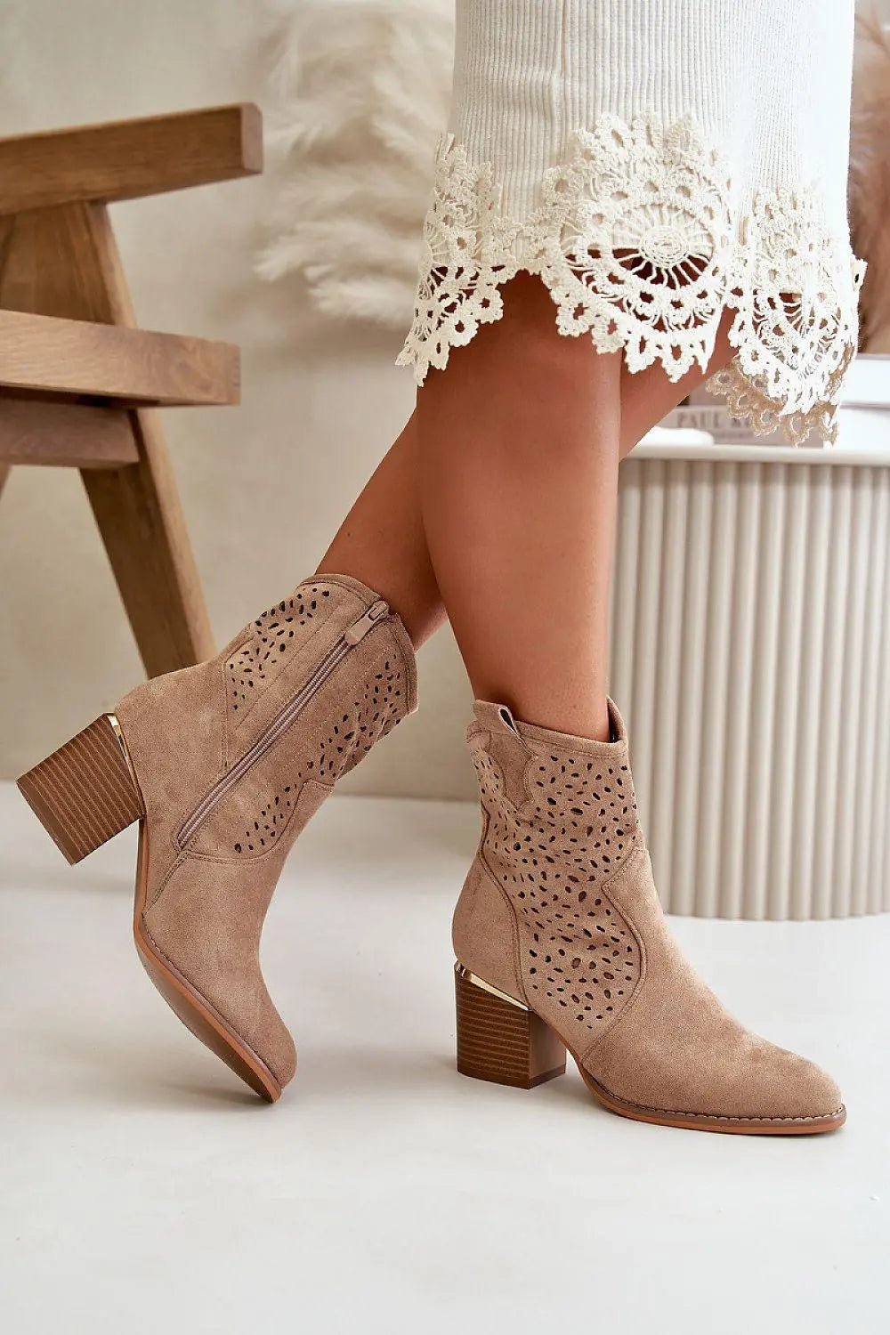Step in style Women's ankle boots made of eco suede