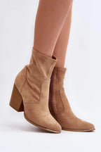 Step in style Women's boots made of eco-suede