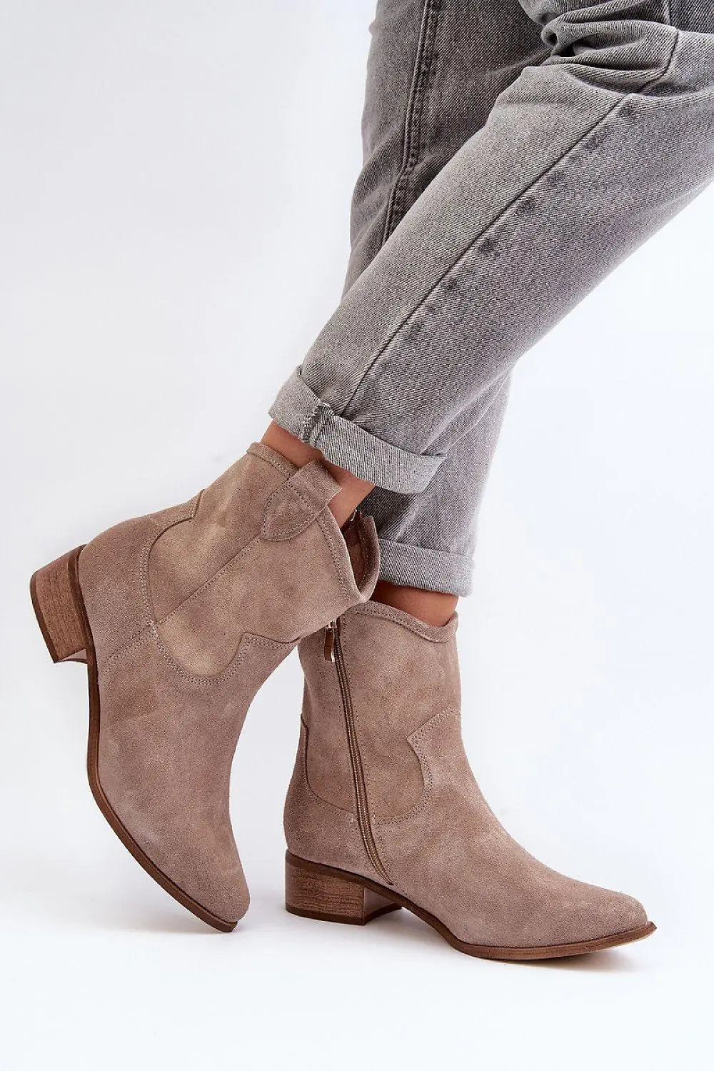 Step in style women's fashionable cowgirl style boots
