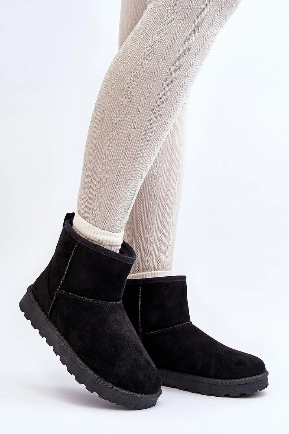 Step in style Women's snow boots made of eco-suede