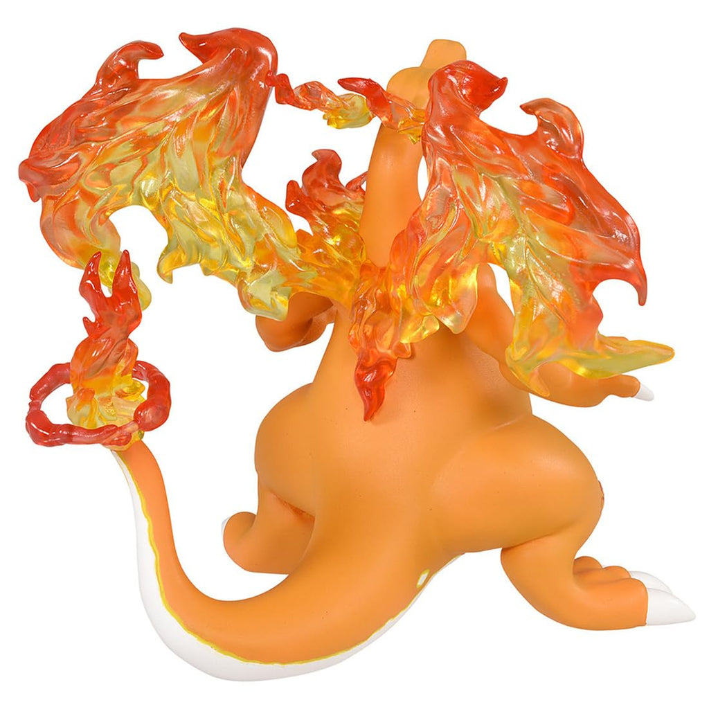 TAKARA TOMY Pokemon Moncolle Charizard Kyodai Max Figure (10 cm)