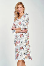 Taro half-circle neckline and loose nightgown