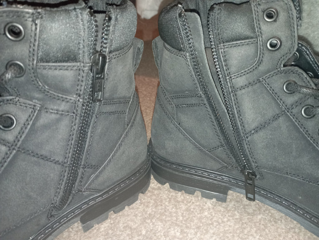 NEW with tag Men's Brooks Zip Up Black Boots SIZE 8 UK 9 US 42 EU BLACK&nbsp;