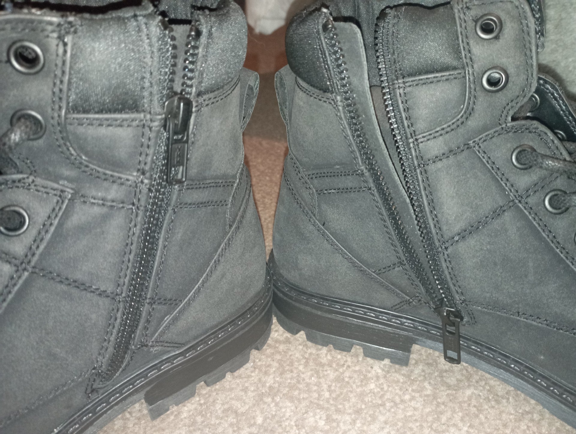NEW with tag Men's Brooks Zip Up Black Boots SIZE 8 UK 9 US 42 EU BLACK&nbsp;