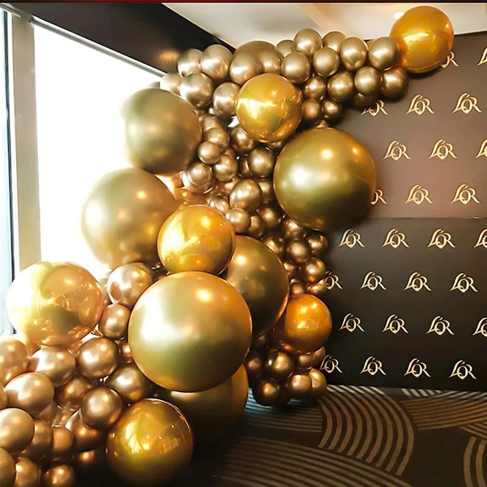 Voircoloria 130pcs Metallic Gold Balloons – Mixed Sizes for Weddings, Birthdays, and More