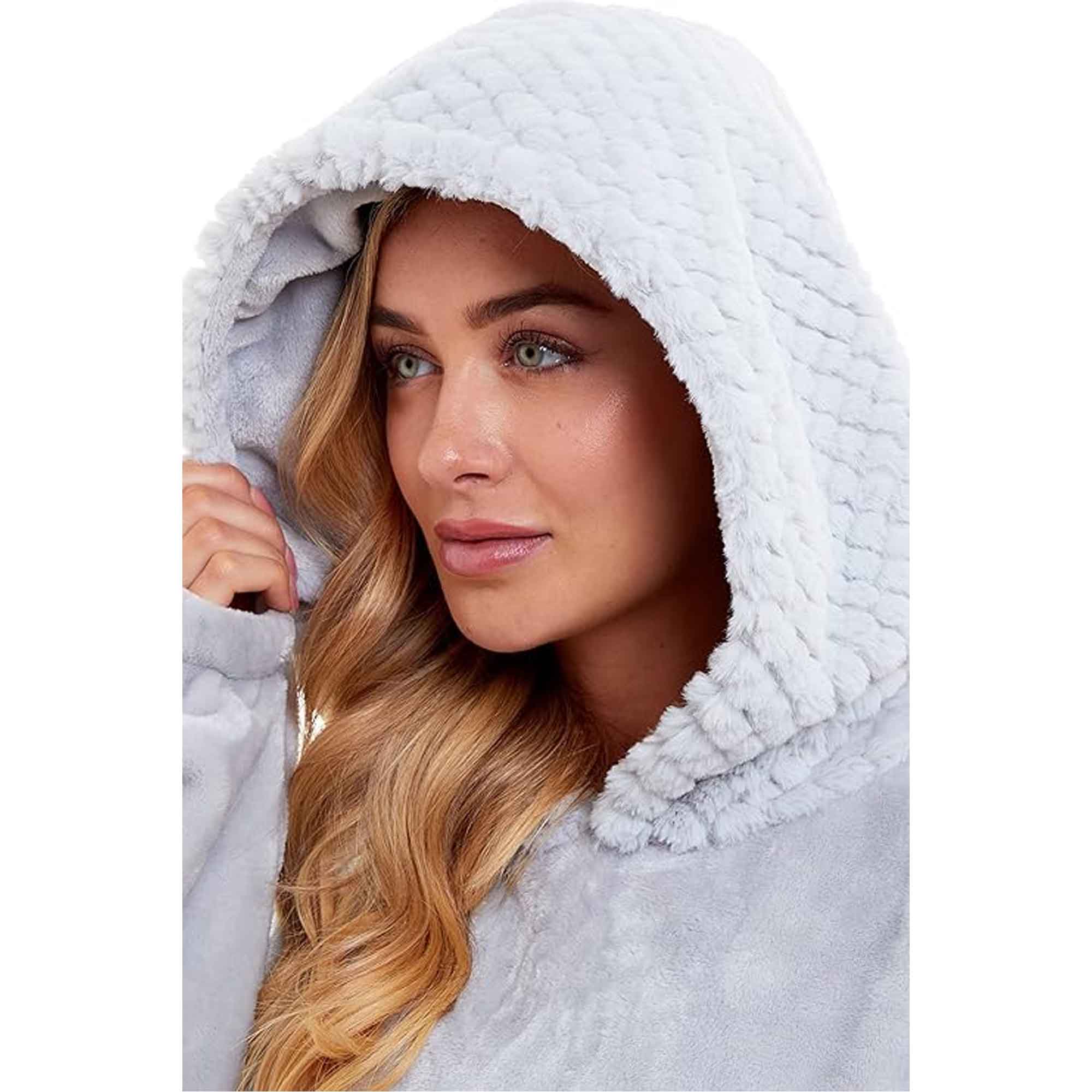 Daisy Dreamer Women's Plush Hooded Poncho Blanket Oversized Fleece Hoodie With Fur Hood