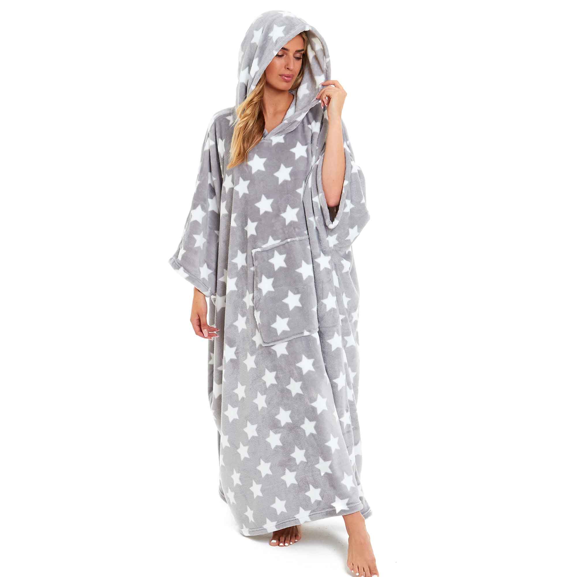 Daisy Dreamer Women's Oversized Hooded Poncho Blanket Super Soft Stars And Polka Dot